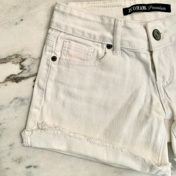 ZCO • White Jean Shorts - Picture 4 of 14